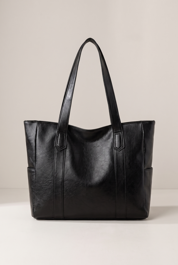 Xyla shoulder handbag in black - front view