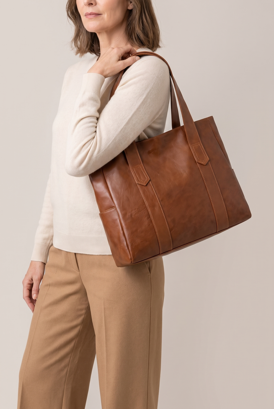 Xyla shoulder handbag in brown - worn on the shoulder